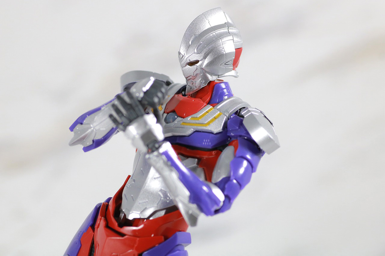 Figure-rise Standard　ULTRAMAN SUIT TIGA　ウルトラマンティガ　レビュー　アクション