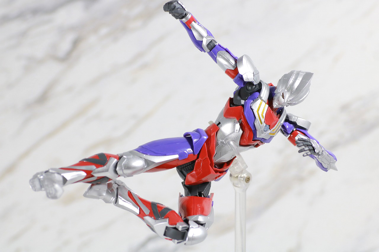 Figure-rise Standard　ULTRAMAN SUIT TIGA　ウルトラマンティガ　レビュー　アクション