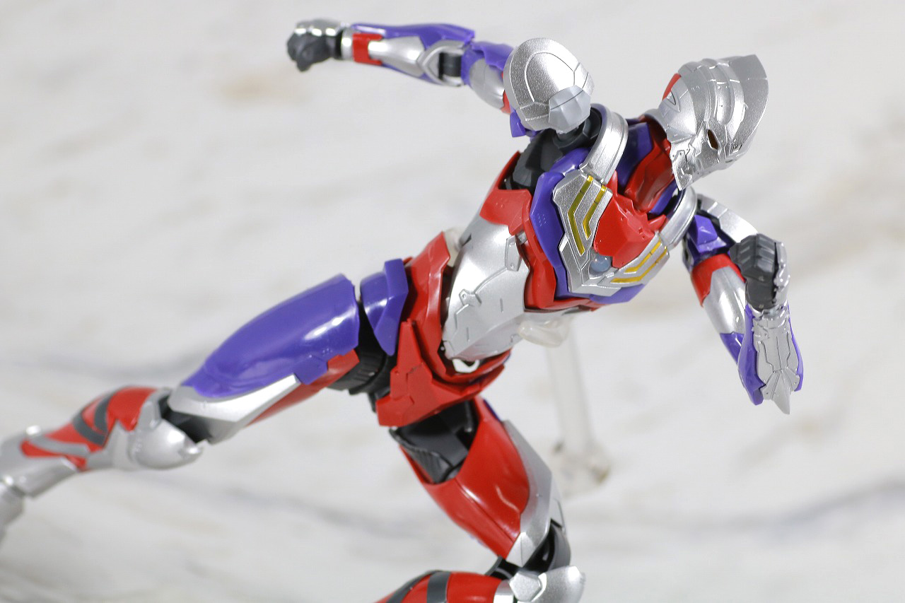 Figure-rise Standard　ULTRAMAN SUIT TIGA　ウルトラマンティガ　レビュー　アクション