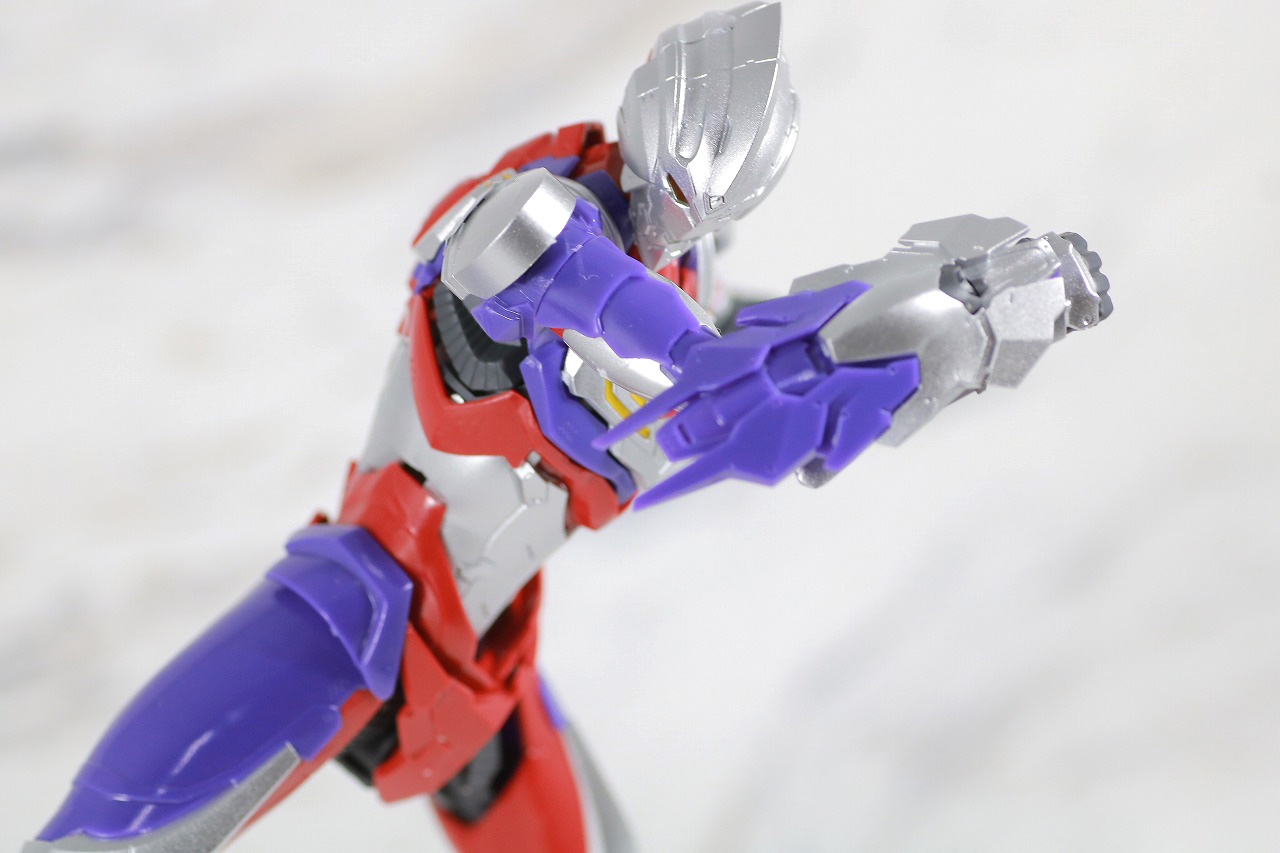 Figure-rise Standard　ULTRAMAN SUIT TIGA　ウルトラマンティガ　レビュー　アクション