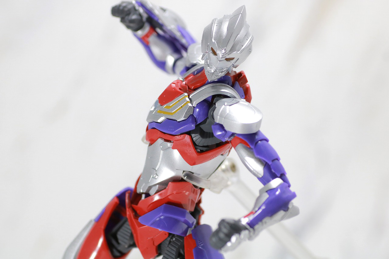 Figure-rise Standard　ULTRAMAN SUIT TIGA　ウルトラマンティガ　レビュー　アクション