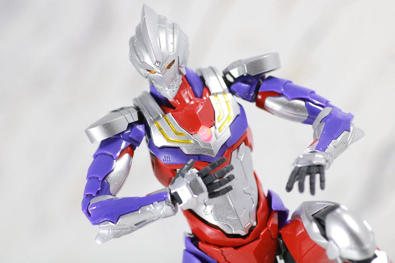 Figure-rise Standard　ULTRAMAN SUIT TIGA　ウルトラマンティガ　レビュー　アクション