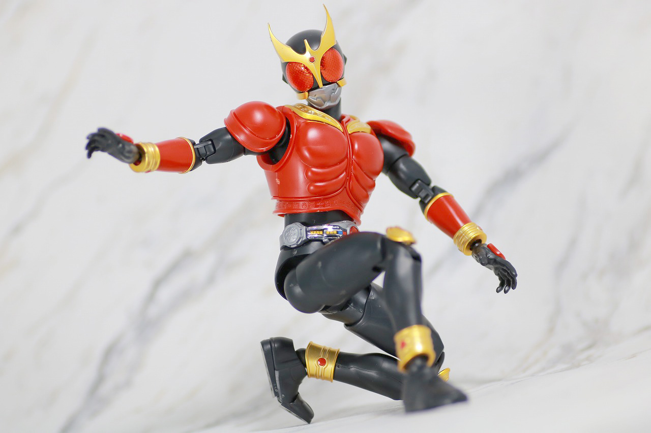 Figure-rise Standard　仮面ライダークウガ　マイティフォーム　レビュー　アクション