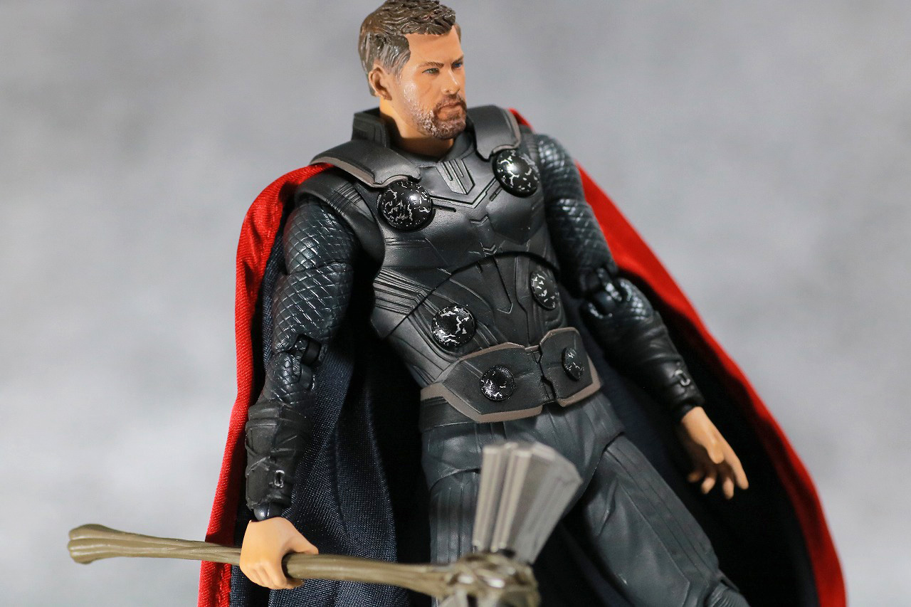 MAFEX　ソー　アベンジャーズ／インフィニティウォー　レビュー　アクション