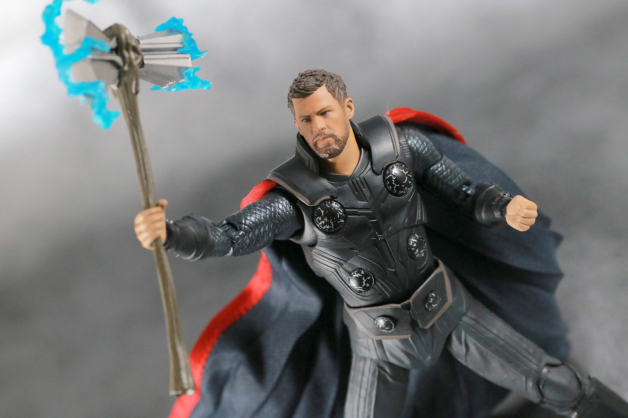 MAFEX　ソー　アベンジャーズ／インフィニティウォー　レビュー　アクション