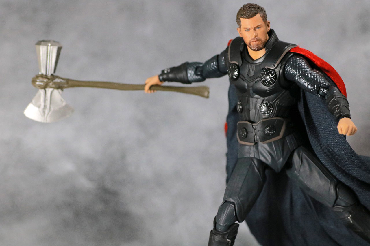 MAFEX　ソー　アベンジャーズ／インフィニティウォー　レビュー　アクション