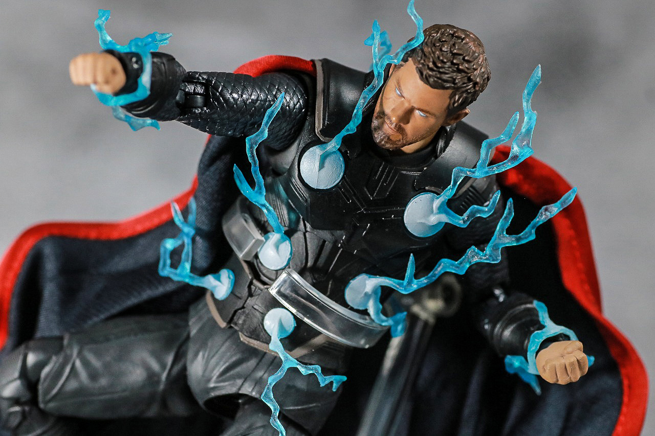 MAFEX　ソー　アベンジャーズ／インフィニティウォー　レビュー　アクション