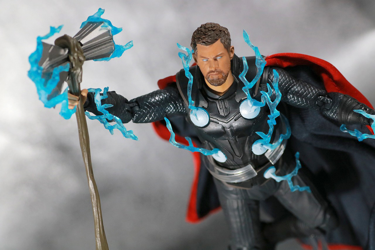 MAFEX　ソー　アベンジャーズ／インフィニティウォー　レビュー　アクション