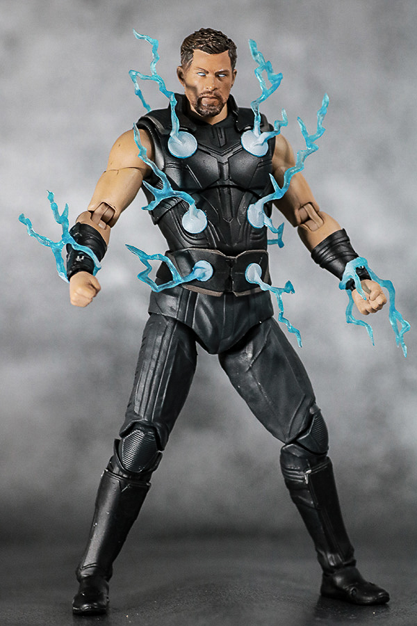 MAFEX　ソー　アベンジャーズ／インフィニティウォー　レビュー　アクション