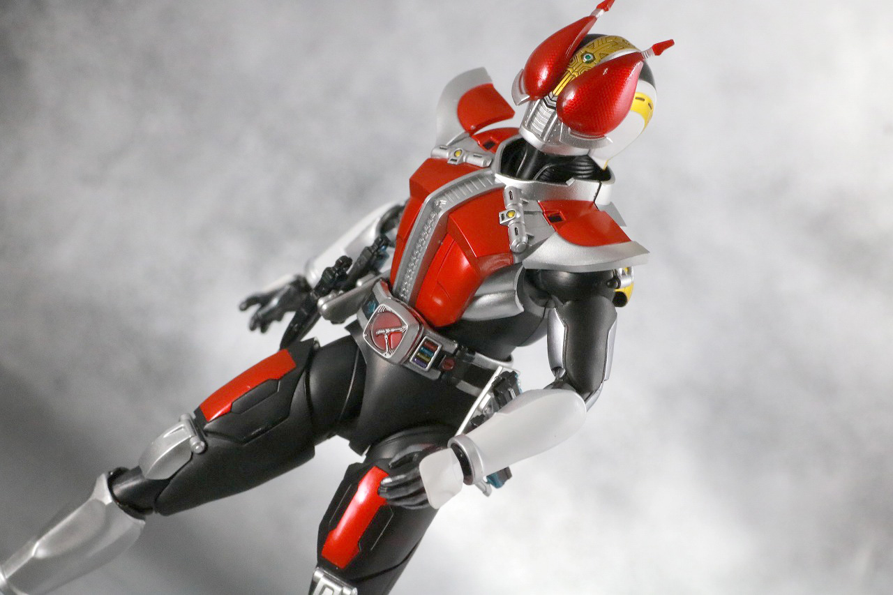 S.H.フィギュアーツ　仮面ライダー電王　ソードフォーム　真骨彫製法　レビュー　アクション