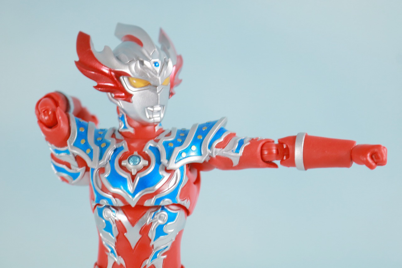 S.H.フィギュアーツ　ウルトラマンタイガ　トライストリウム　レビュー　可動範囲