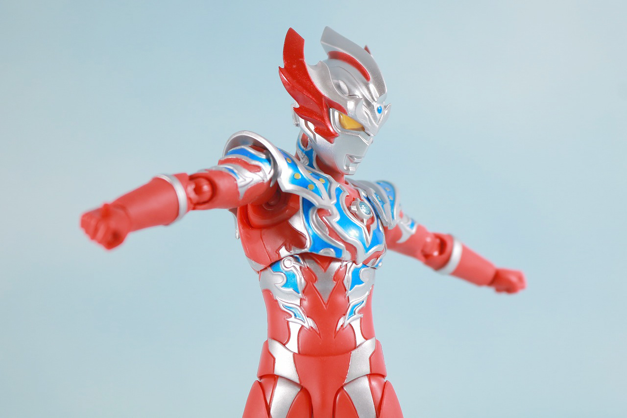 S.H.フィギュアーツ　ウルトラマンタイガ　トライストリウム　レビュー　可動範囲