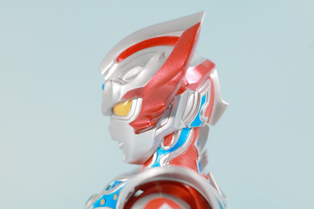 S.H.フィギュアーツ　ウルトラマンタイガ　トライストリウム　レビュー　全身