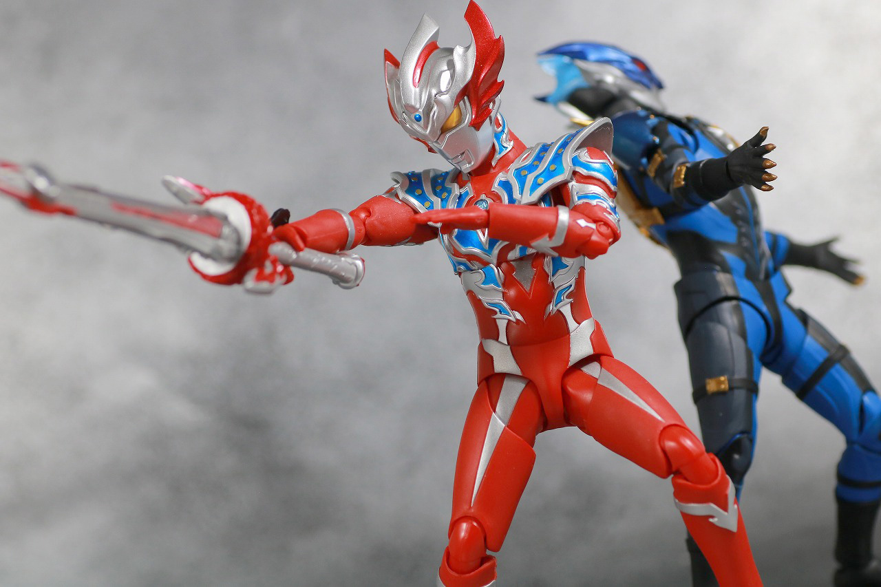 S.H.フィギュアーツ　ウルトラマントレギア　レビュー　アクション　ウルトラマンタイガ　トライストリウム