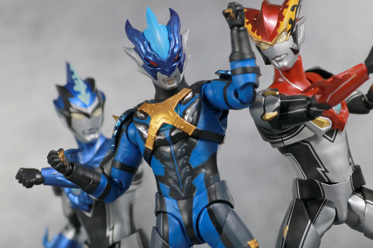 S.H.フィギュアーツ　ウルトラマントレギア　レビュー　アクション　ウルトラマンロッソ　ウルトラマンブル