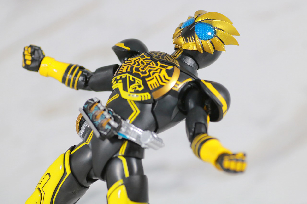 S.H.フィギュアーツ　仮面ライダーオーズ　ラトラータ―コンボ　真骨彫製法　レビュー　アクション