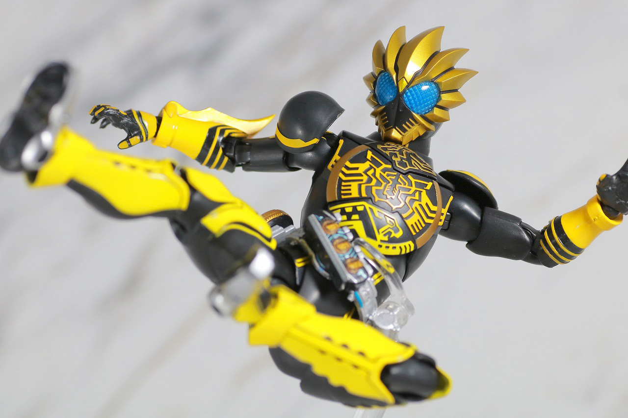 S.H.フィギュアーツ　仮面ライダーオーズ　ラトラータ―コンボ　真骨彫製法　レビュー　アクション