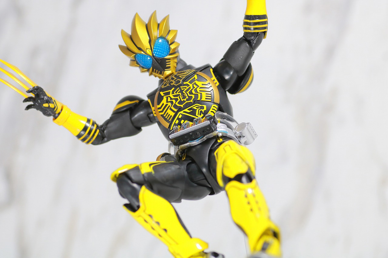 S.H.フィギュアーツ　仮面ライダーオーズ　ラトラータ―コンボ　真骨彫製法　レビュー　アクション