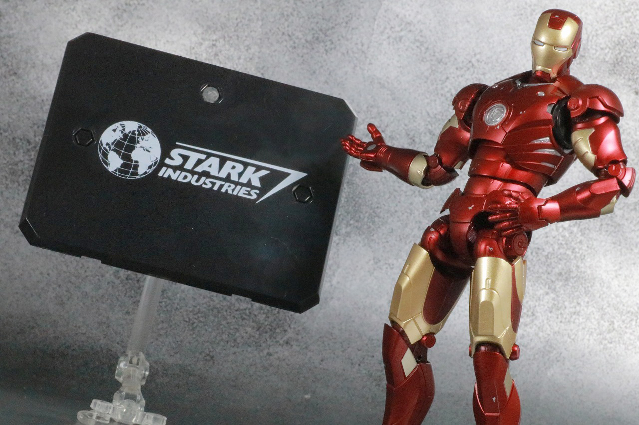 S.H.フィギュアーツ　アイアンマン マーク3 Birth of Iron Man　レビュー　アクション　スタークインダストリーズ　ロゴ　台座