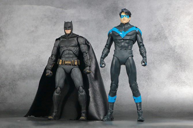 DCマルチバース　ナイトウィング　レビュー　全身　MAFEX　バットマン　比較