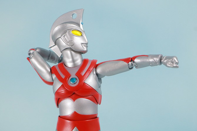 S.H.フィギュアーツ　ウルトラマンエース　レビュー　可動範囲