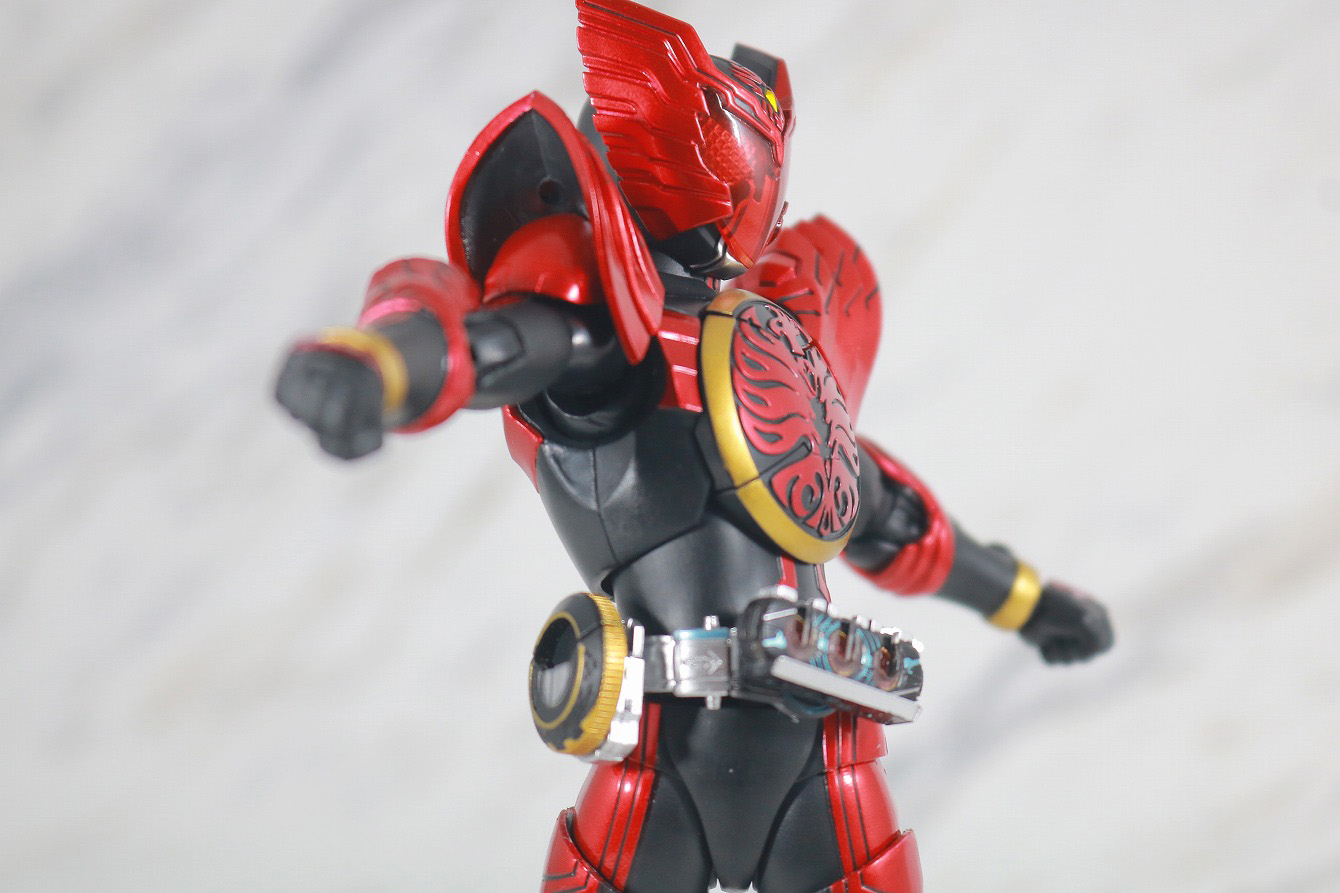 S.H.フィギュアーツ　仮面ライダーオーズ　タジャドルコンボ　真骨彫製法　レビュー　可動範囲