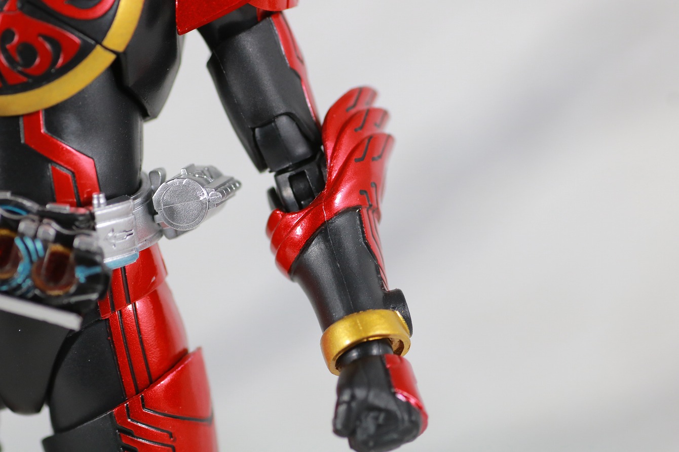 S.H.フィギュアーツ　仮面ライダーオーズ　タジャドルコンボ　真骨彫製法　レビュー　全身