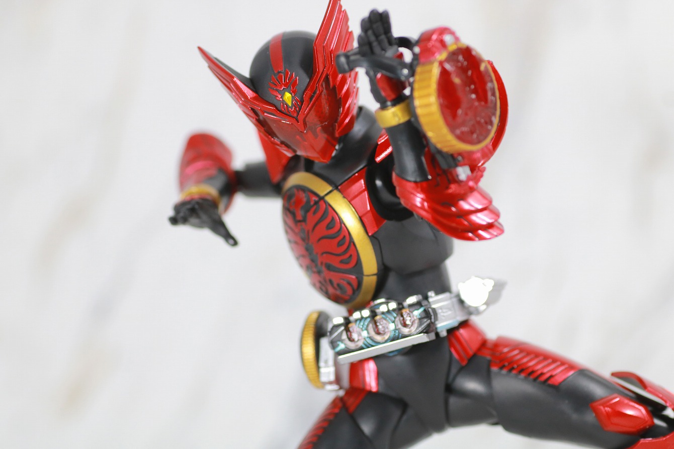 S.H.フィギュアーツ　仮面ライダーオーズ　タジャドルコンボ　真骨彫製法　レビュー　アクション