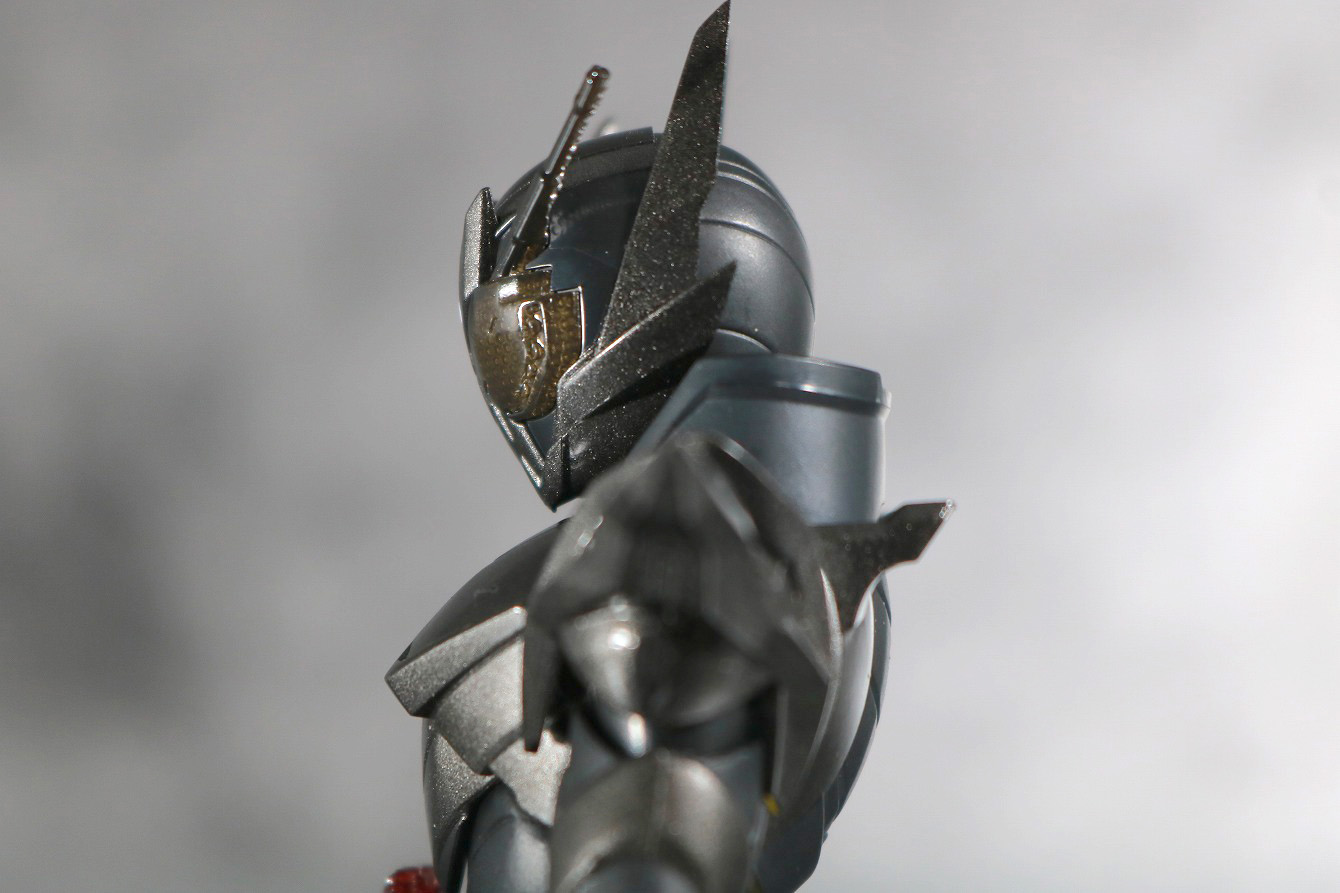 S.H.フィギュアーツ　仮面ライダーメタルビルド　レビュー　可動範囲　首後ろ可動