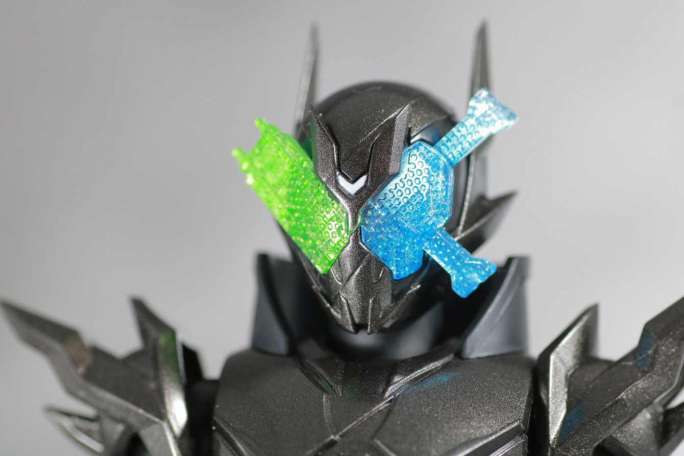 S.H.フィギュアーツ　仮面ライダーメタルビルド　レビュー　付属品　海賊レッシャー　ハザードフォーム　ヘッドパーツ