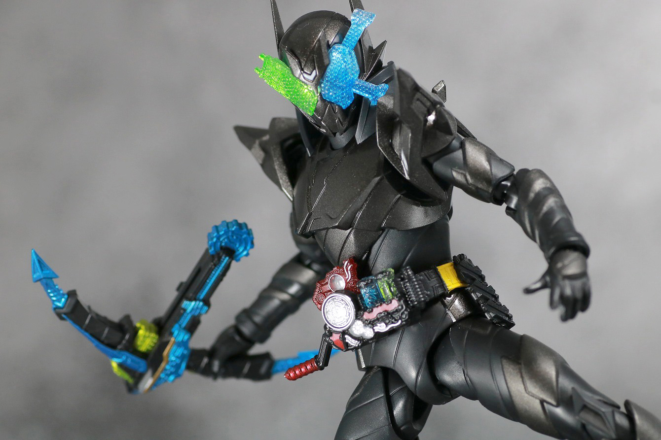 S.H.フィギュアーツ　仮面ライダーメタルビルド　レビュー　アクション　仮面ライダービルド　海賊レッシャー　ハザードフォーム