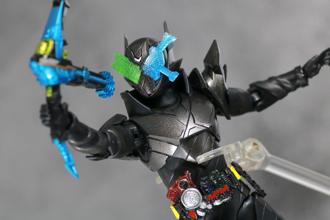 S.H.フィギュアーツ　仮面ライダーメタルビルド　レビュー　アクション　仮面ライダービルド　海賊レッシャー　ハザードフォーム