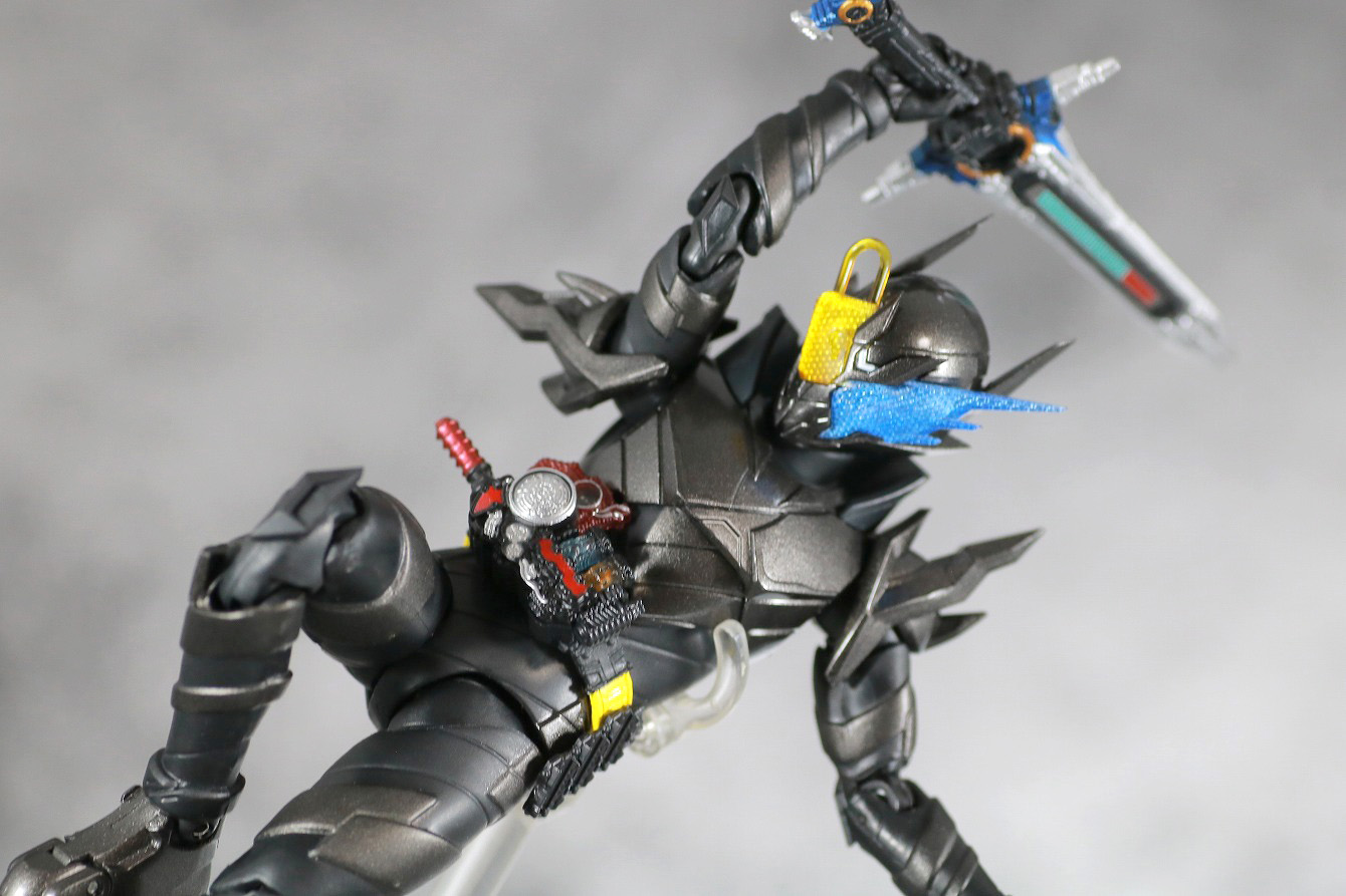 S.H.フィギュアーツ　仮面ライダーメタルビルド　レビュー　アクション　仮面ライダービルド　キードラゴン　ハザードフォーム