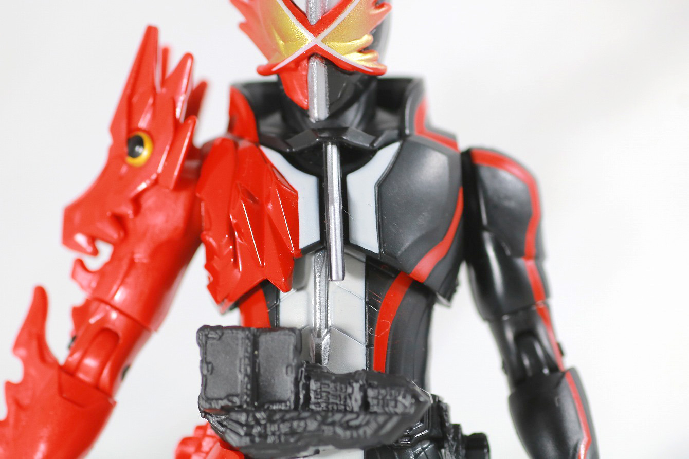 RKF　仮面ライダーセイバー　ブレイブドラゴン　レビュー　全身