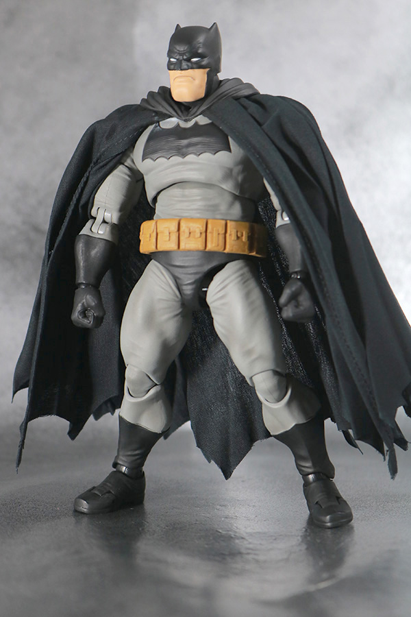 MAFEX バットマン（The Dark Knight Returns）　レビュー　全身