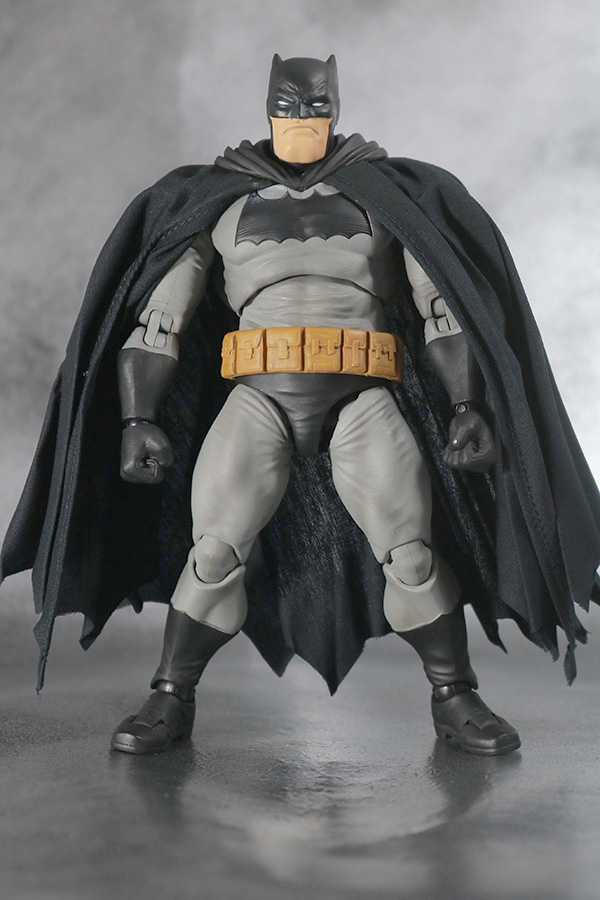 MAFEX バットマン（The Dark Knight Returns）　レビュー　全身