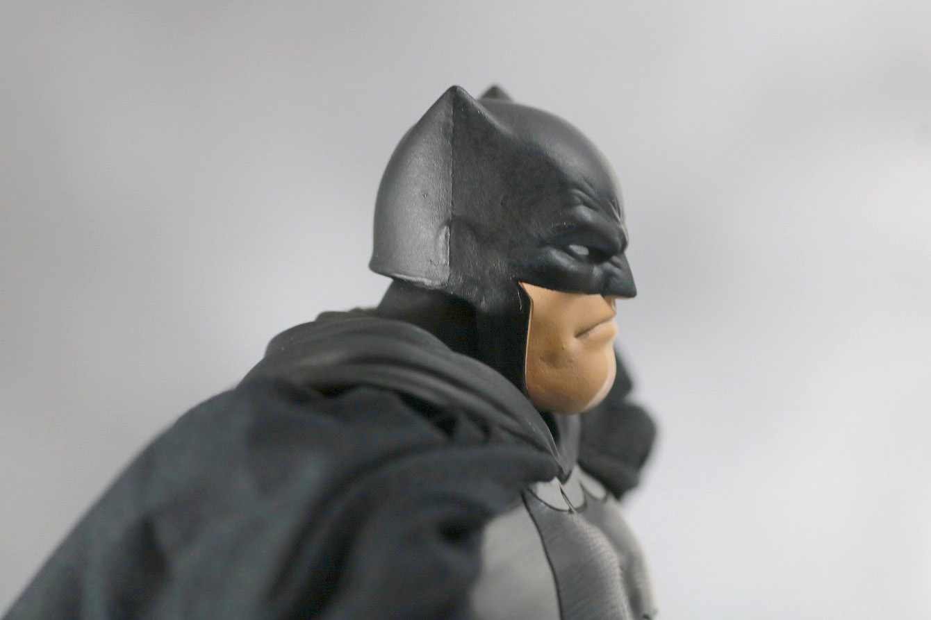 MAFEX バットマン（The Dark Knight Returns）　レビュー　全身