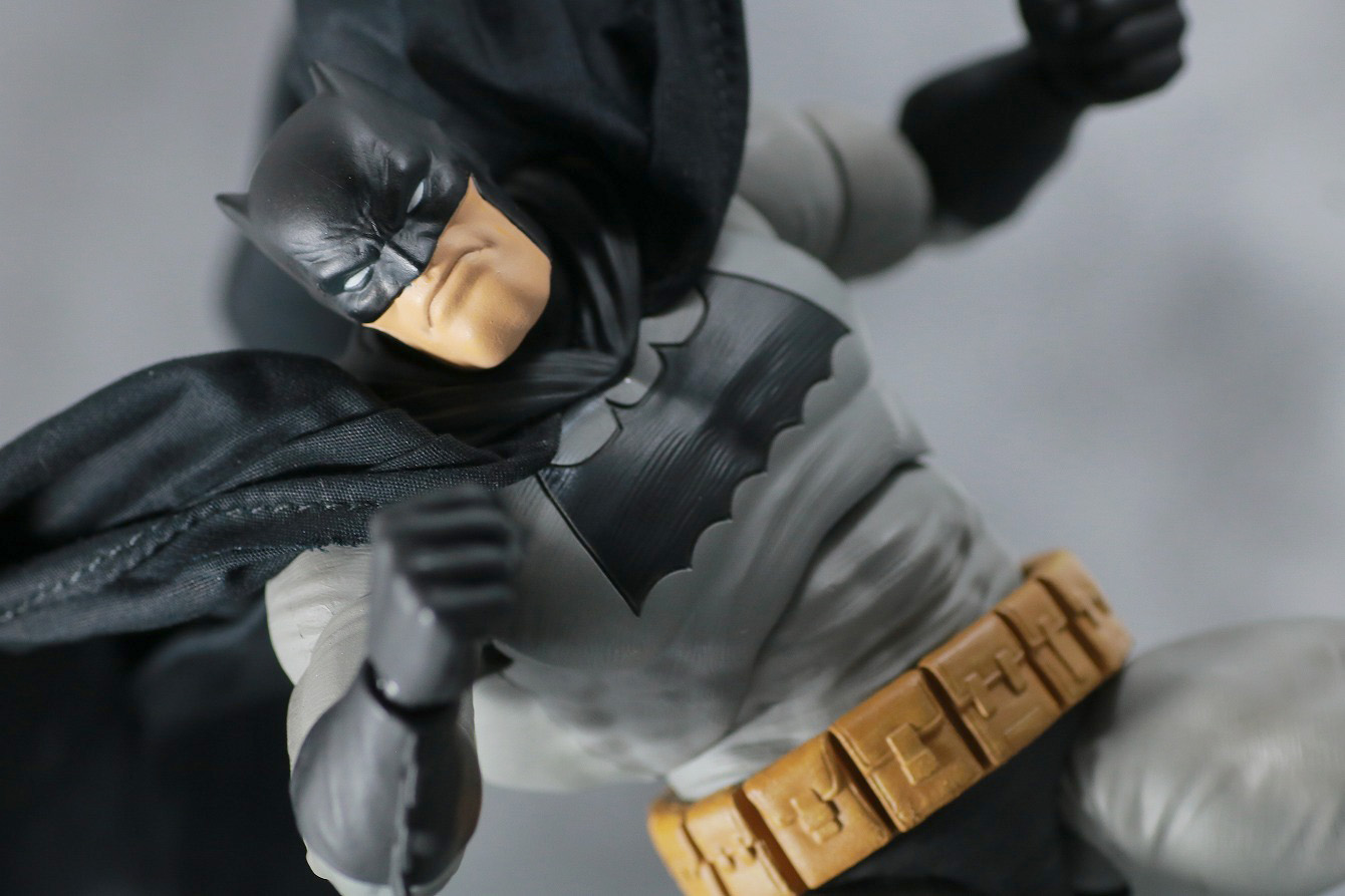 MAFEX バットマン（The Dark Knight Returns）　レビュー　アクション