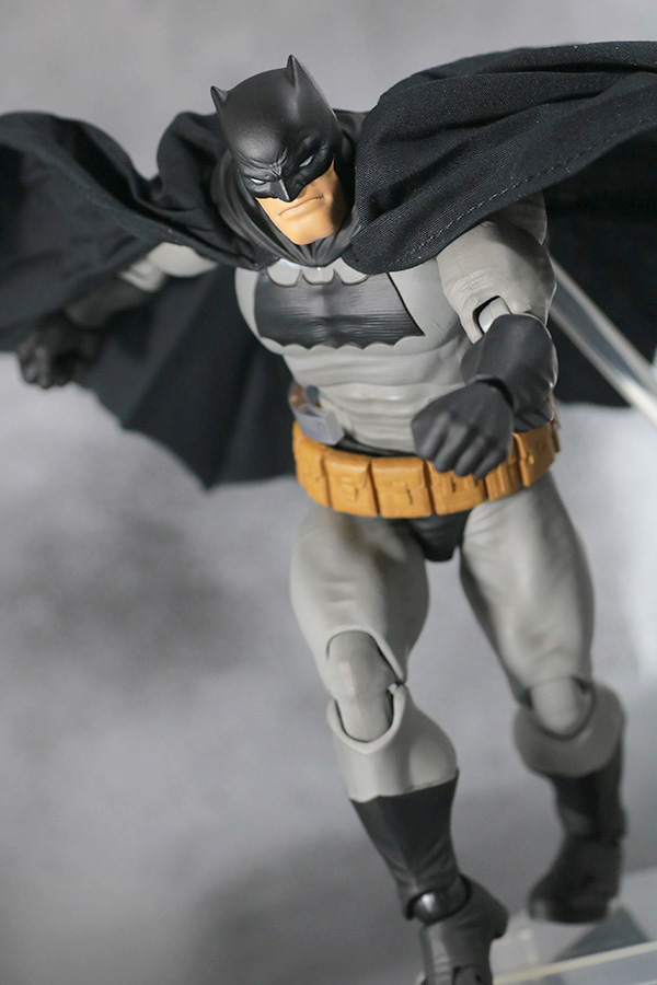 MAFEX バットマン（The Dark Knight Returns）　レビュー　アクション