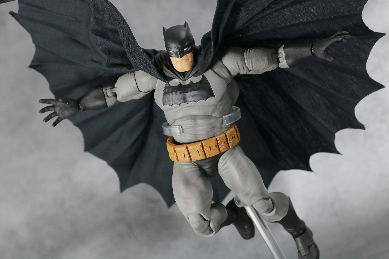 MAFEX バットマン（The Dark Knight Returns）　レビュー　アクション