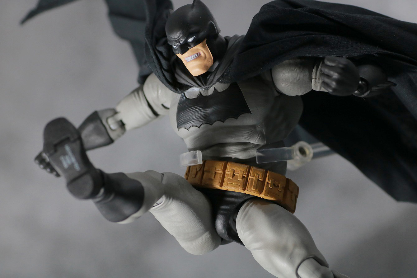 MAFEX バットマン（The Dark Knight Returns）　レビュー　アクション