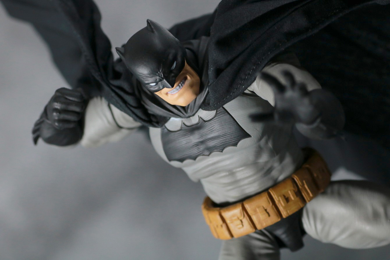 MAFEX バットマン（The Dark Knight Returns）　レビュー　アクション