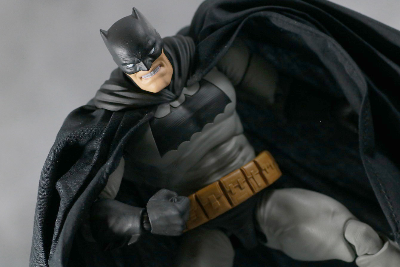 MAFEX バットマン（The Dark Knight Returns）　レビュー　アクション