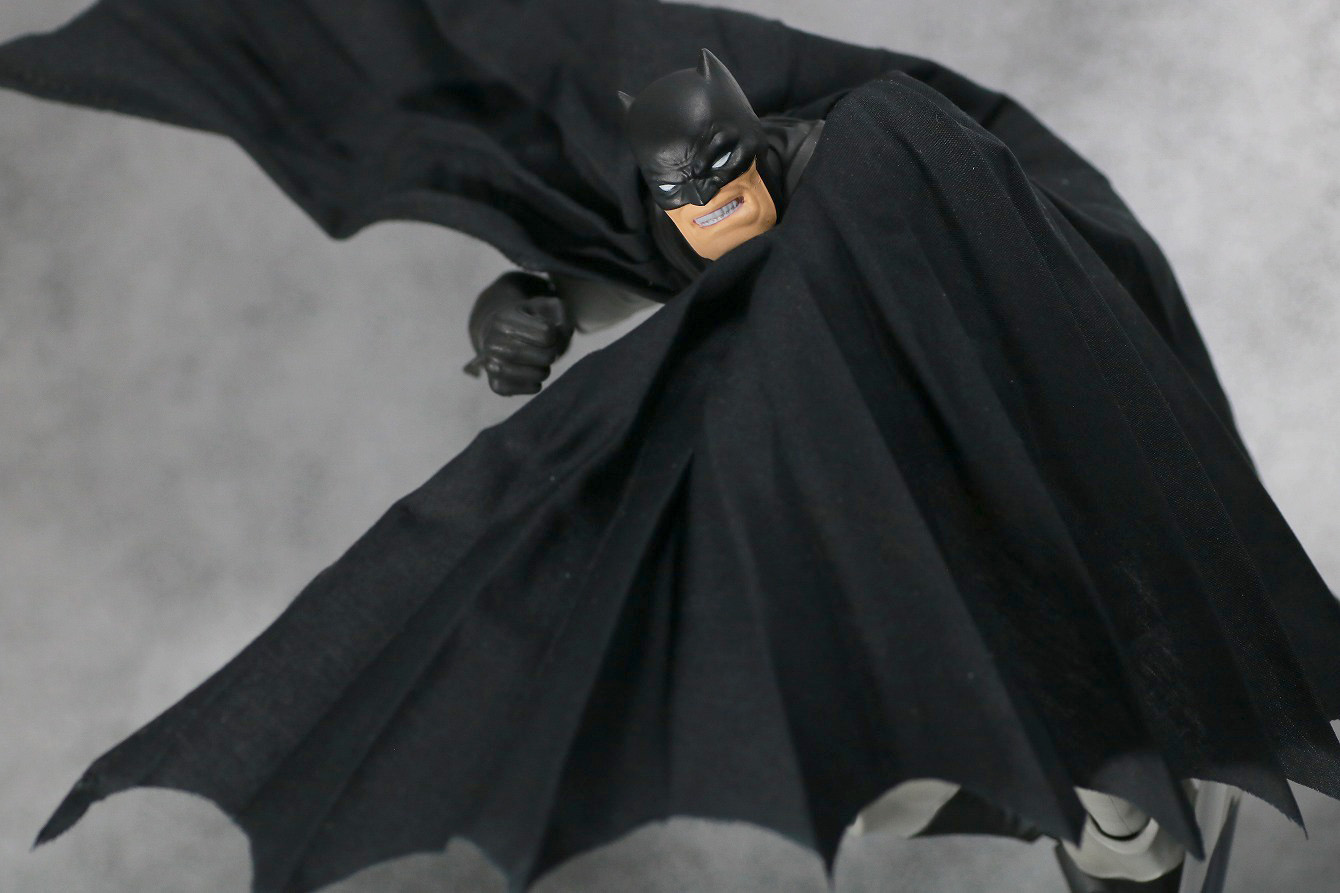 MAFEX バットマン（The Dark Knight Returns）　レビュー　アクション