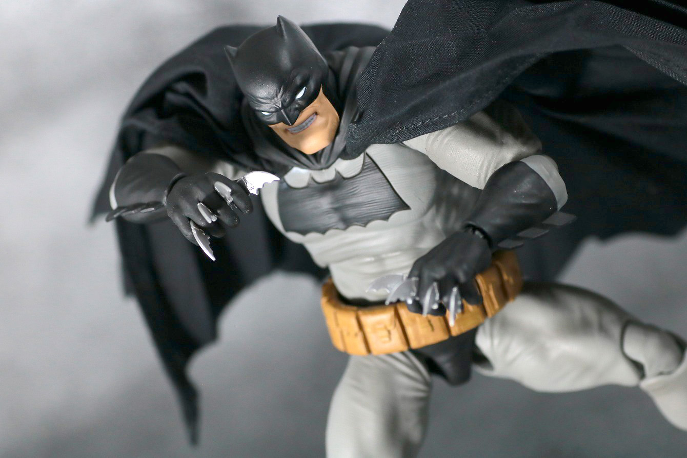 MAFEX バットマン（The Dark Knight Returns）　レビュー　アクション