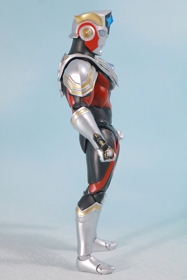 S.H.フィギュアーツ　ウルトラマンタイタス　レビュー　本体