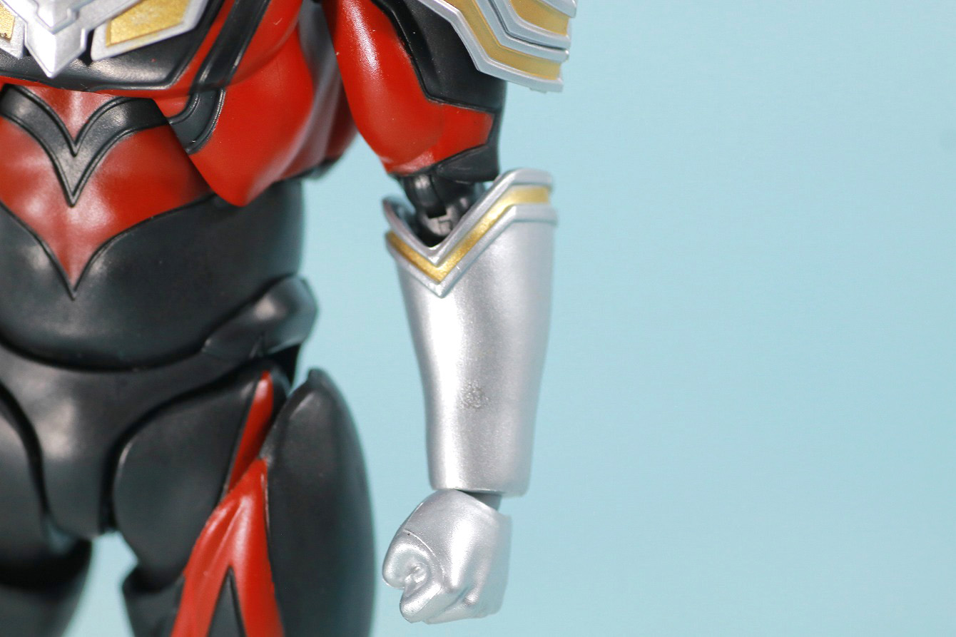 S.H.フィギュアーツ　ウルトラマンタイタス　レビュー　本体