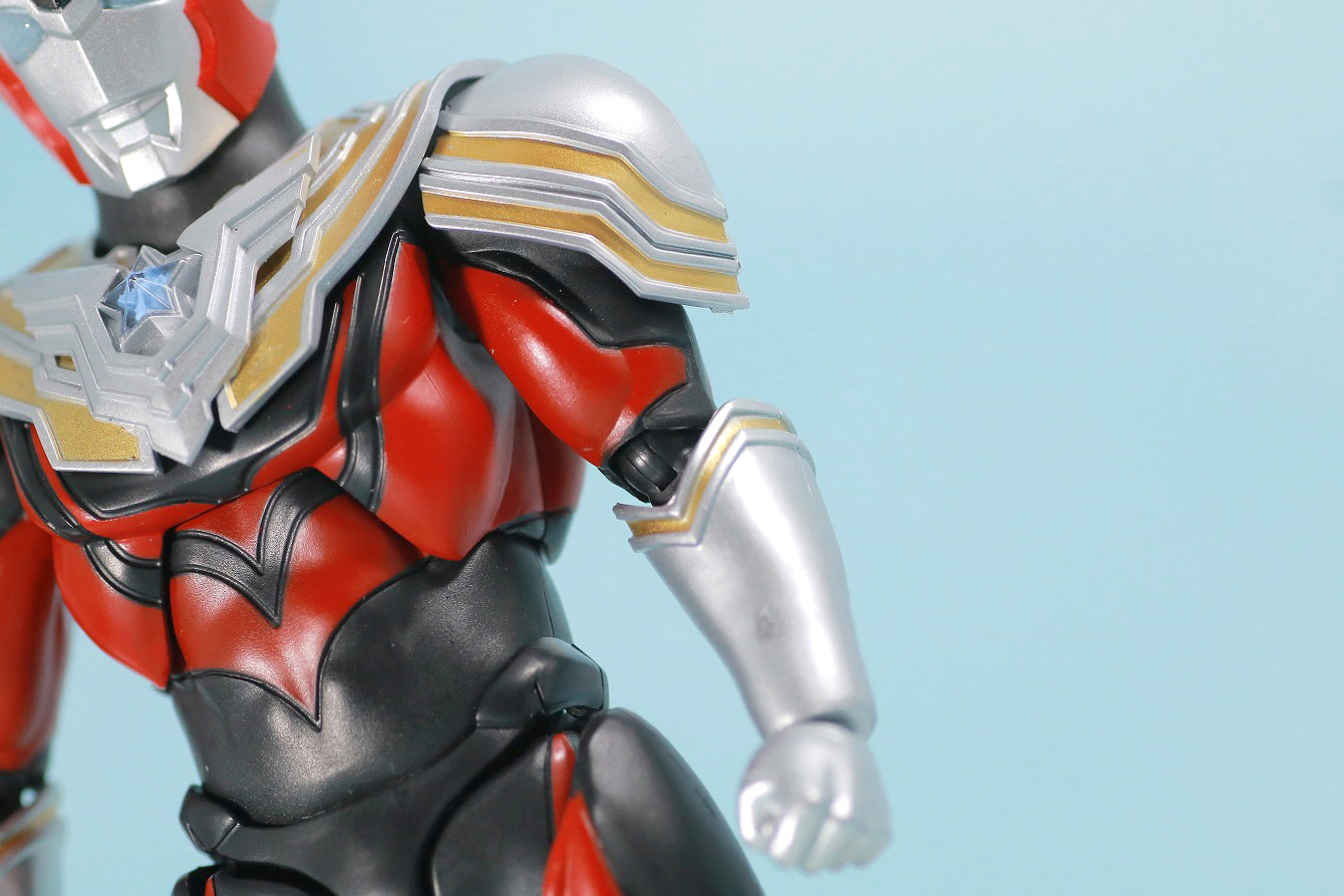 S.H.フィギュアーツ　ウルトラマンタイタス　レビュー　本体