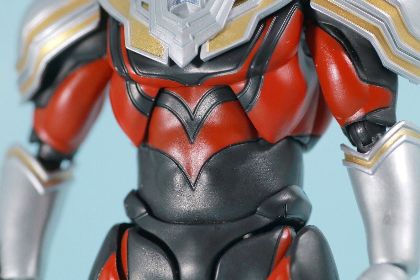 S.H.フィギュアーツ　ウルトラマンタイタス　レビュー　本体