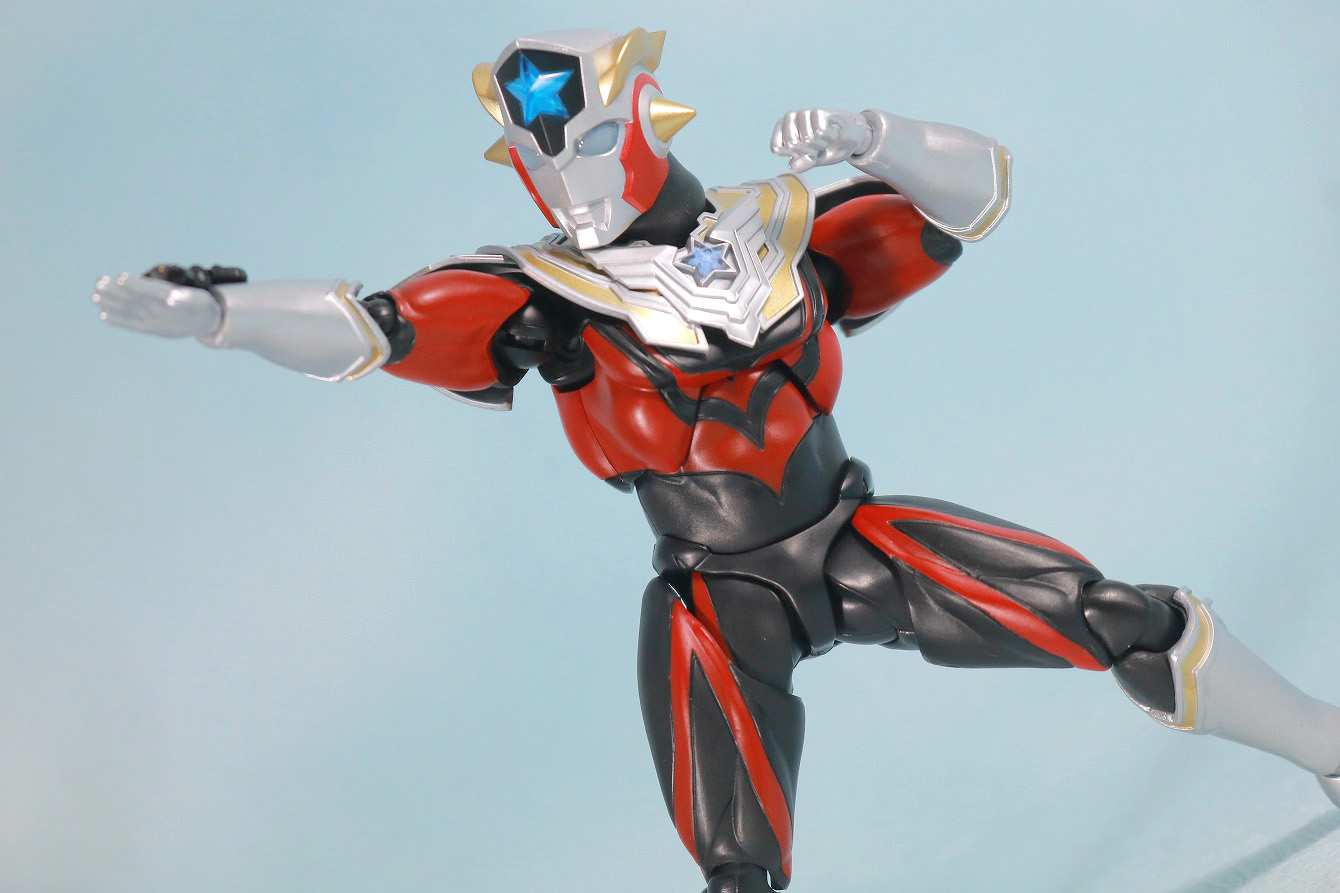 S.H.フィギュアーツ　ウルトラマンタイタス　レビュー　アクション